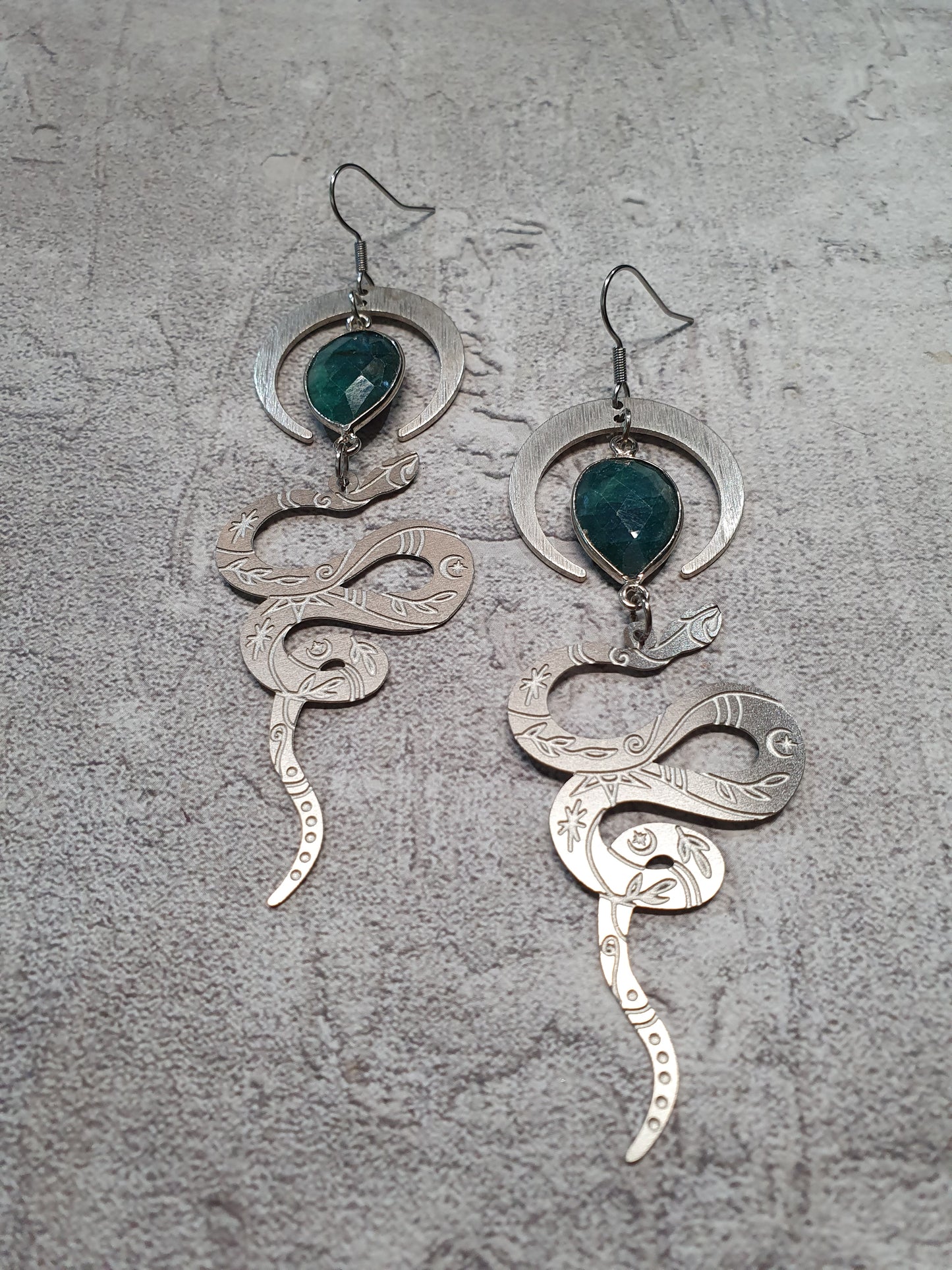 Silver Snakes Emerald